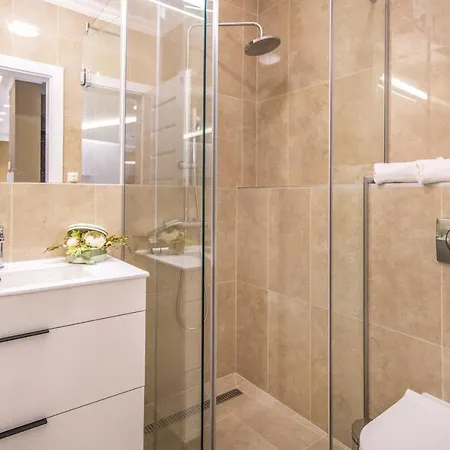 Aparthotel Carbona 105 4*