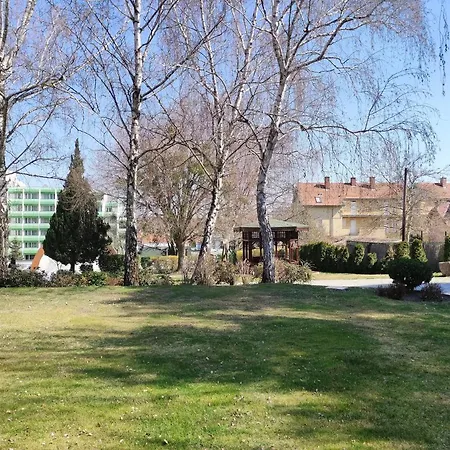 Carbona 105 Aparthotel *