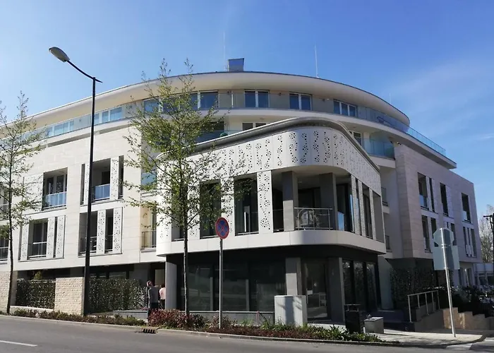 アパートホテル Carbona 105