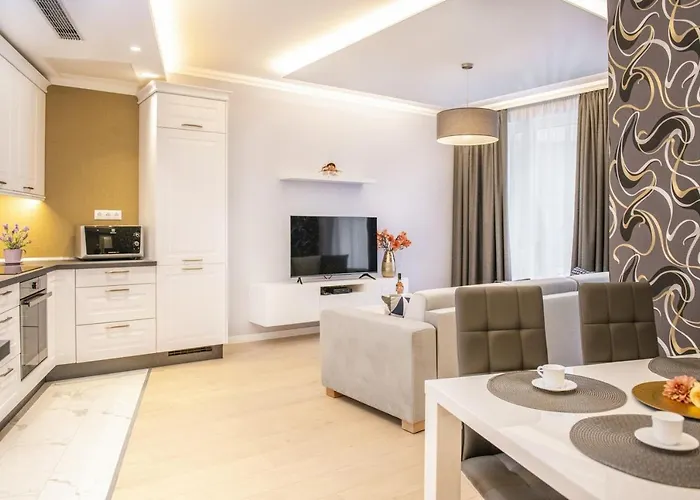 Carbona 105 アパートホテル 4*