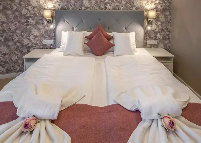 Carbona 105 アパートホテル