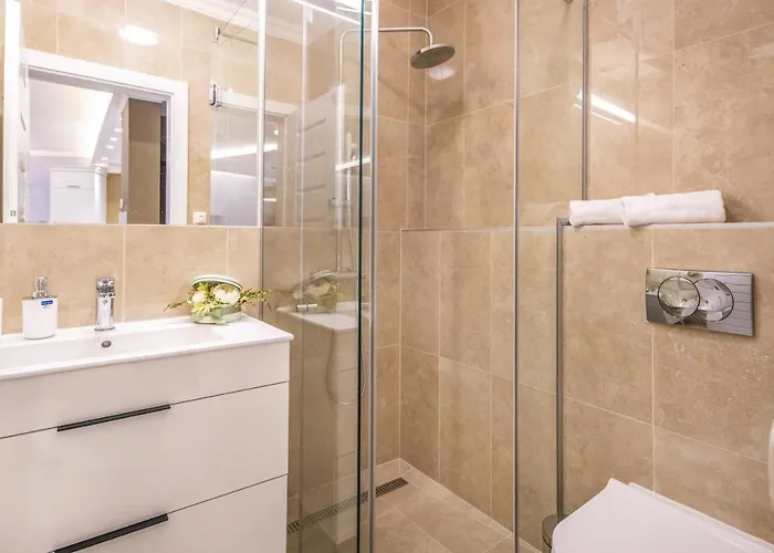 アパートホテル Carbona 105 4*