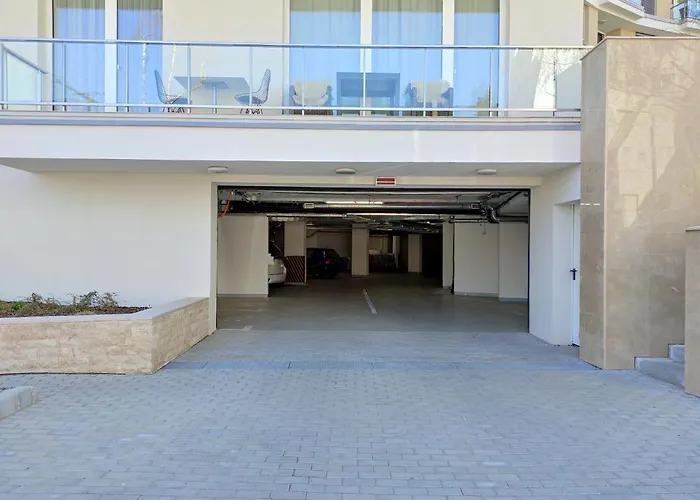 Carbona 105 Aparthotel 4*