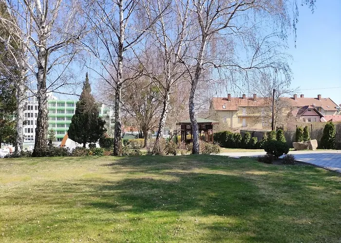 Carbona 105 アパートホテル 4*